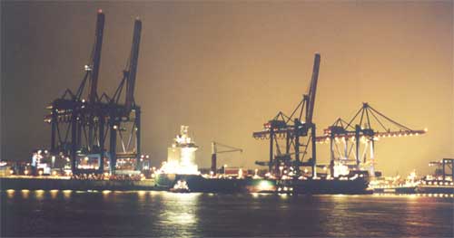 Der Hafen bei Nacht